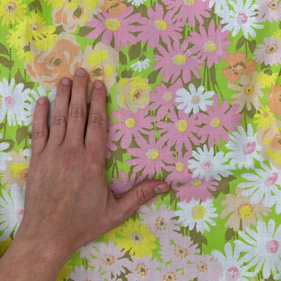Vintage Flower Power Full Flat Sheet 1960s Floral Pequot USA Pink Yellow Daisy - Picture 3 of 5